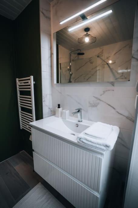 Le Bertrand • Le Raffinement En Coeur De Ville Châteauroux エクステリア 写真